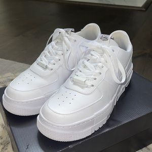 Nike Air Force 1 Pixel